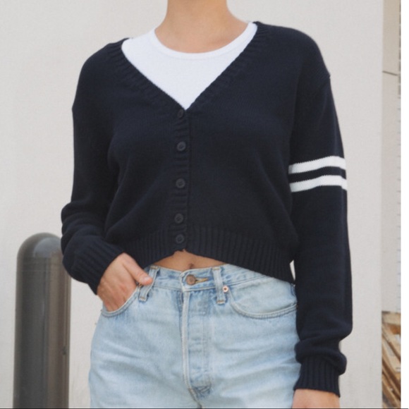 Brandy Melville Sweaters - Brandy Melville Billie sweater in black